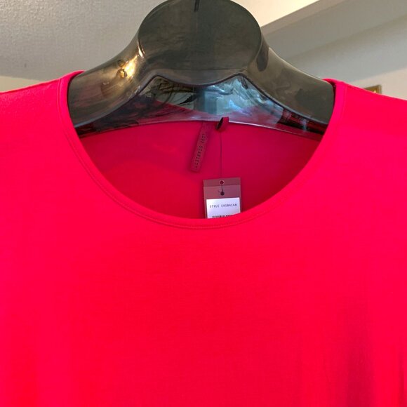 NWT Love Scarlett Red Cold Shoulder Pull Over Top size Medium $42 - Picture 3 of 6